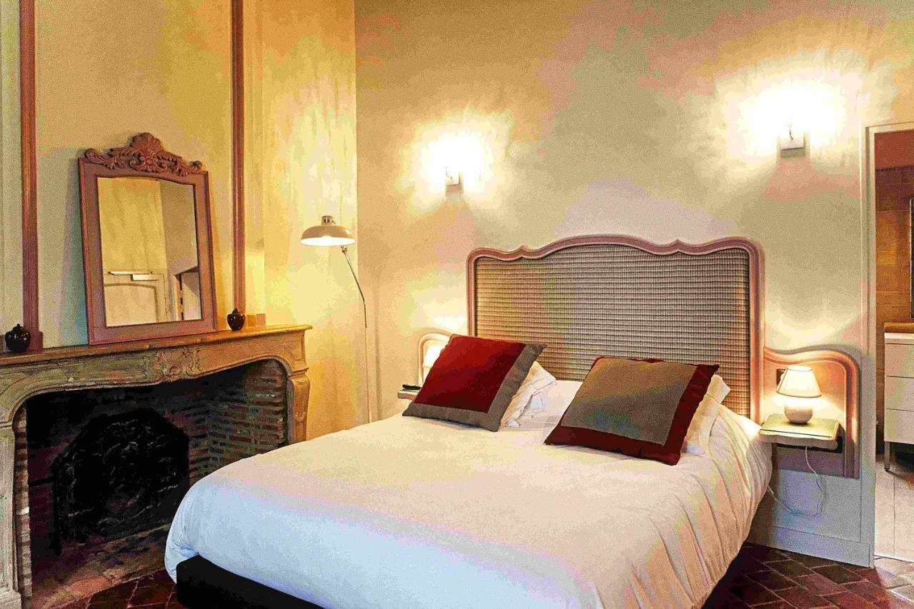 Logis Hotel Le Relais Louis XI Мён-сюр-Луар Экстерьер фото